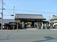 東寺慶賀門